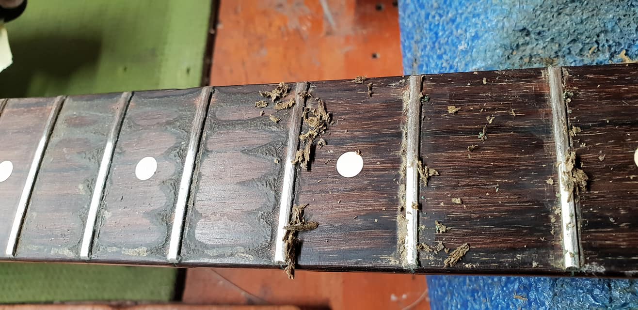 Strat Fingerboard Before... ewwwwwww...