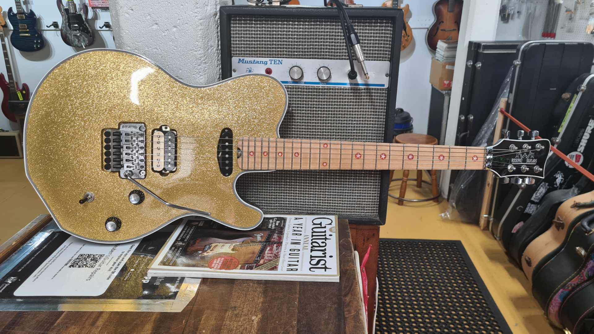 #2022 Modernist Gold Sparkle