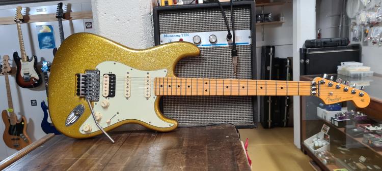 Fender Pro 2 Strat Refinish Nitro Gold SParkle