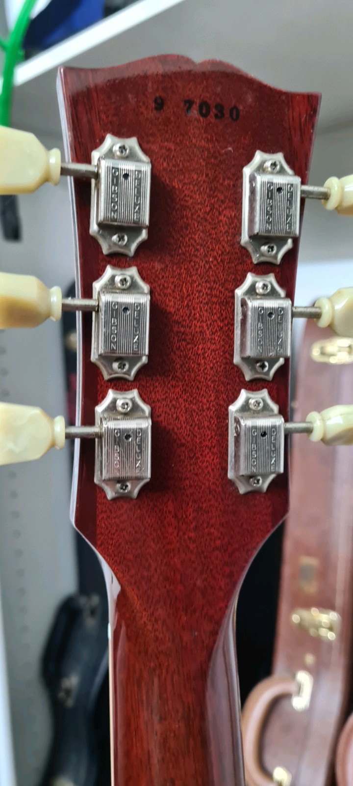 Gibson 2007 R9 Headstock Rear Pic