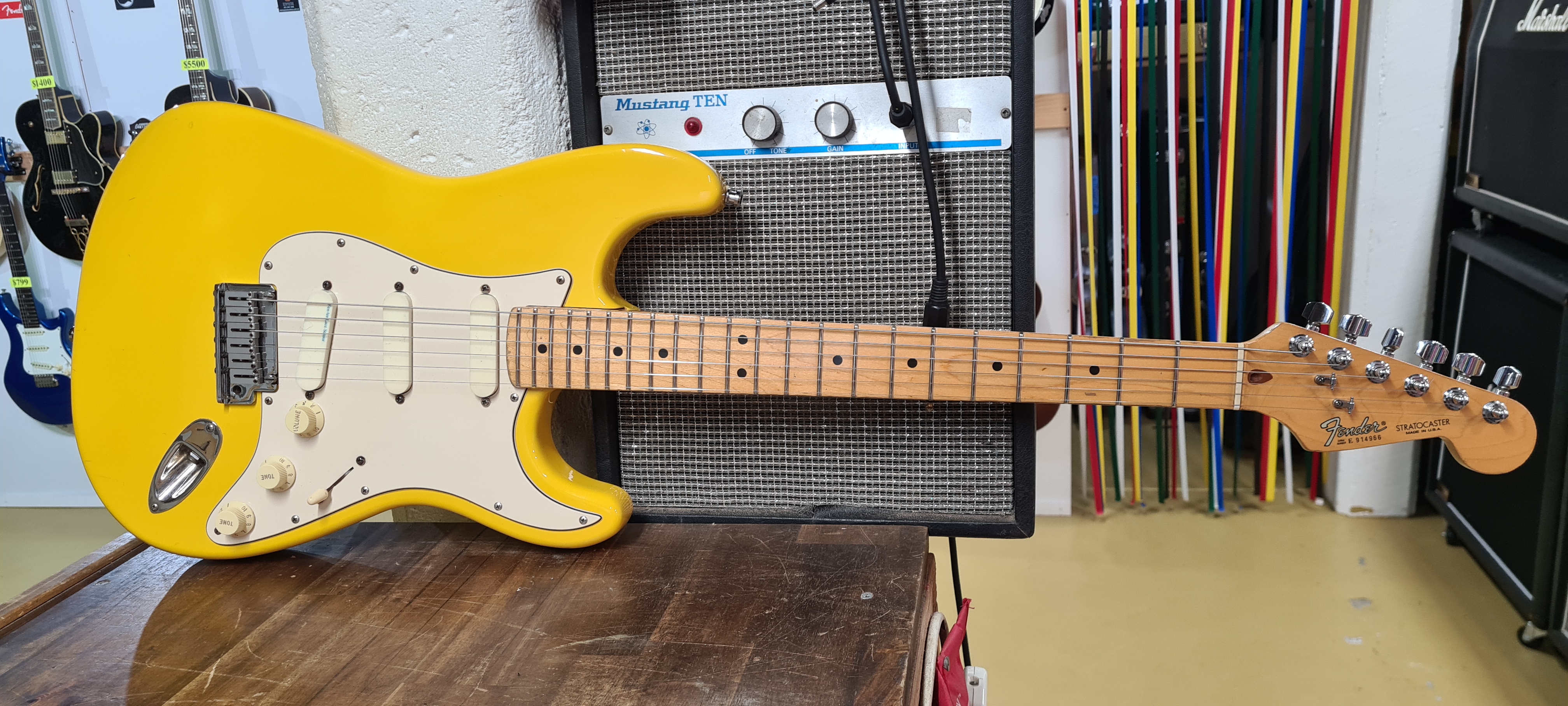 89/90 Fender Stratocaster Refretted!