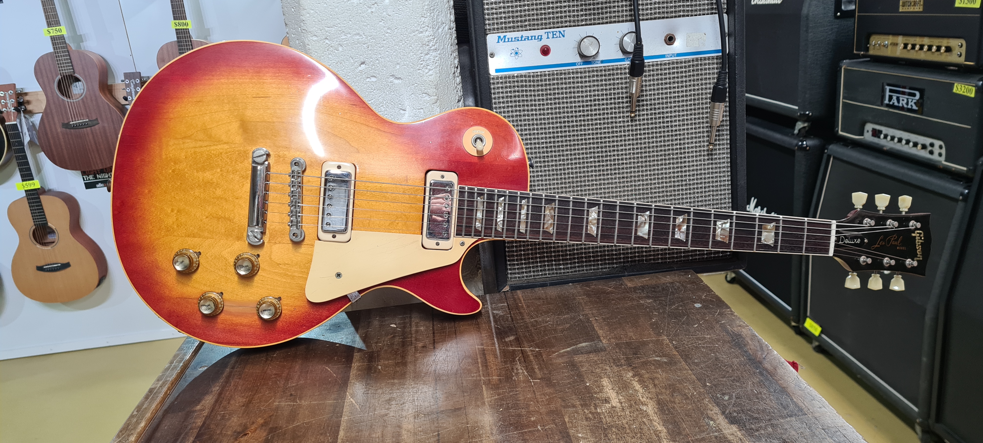 Early 1974 Gibson Les Paul Deluxe!!
