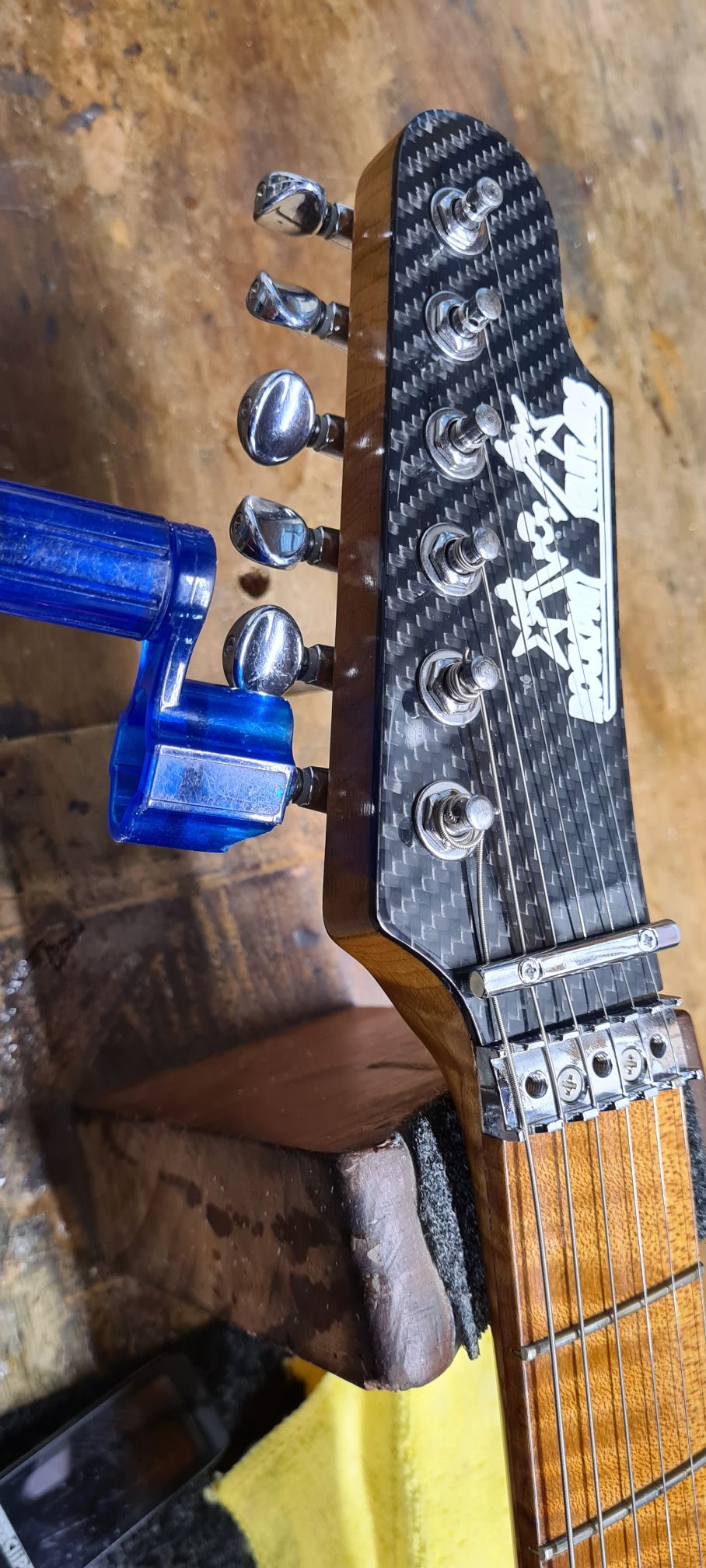 Restring Your Floyd Rose - Detune The String