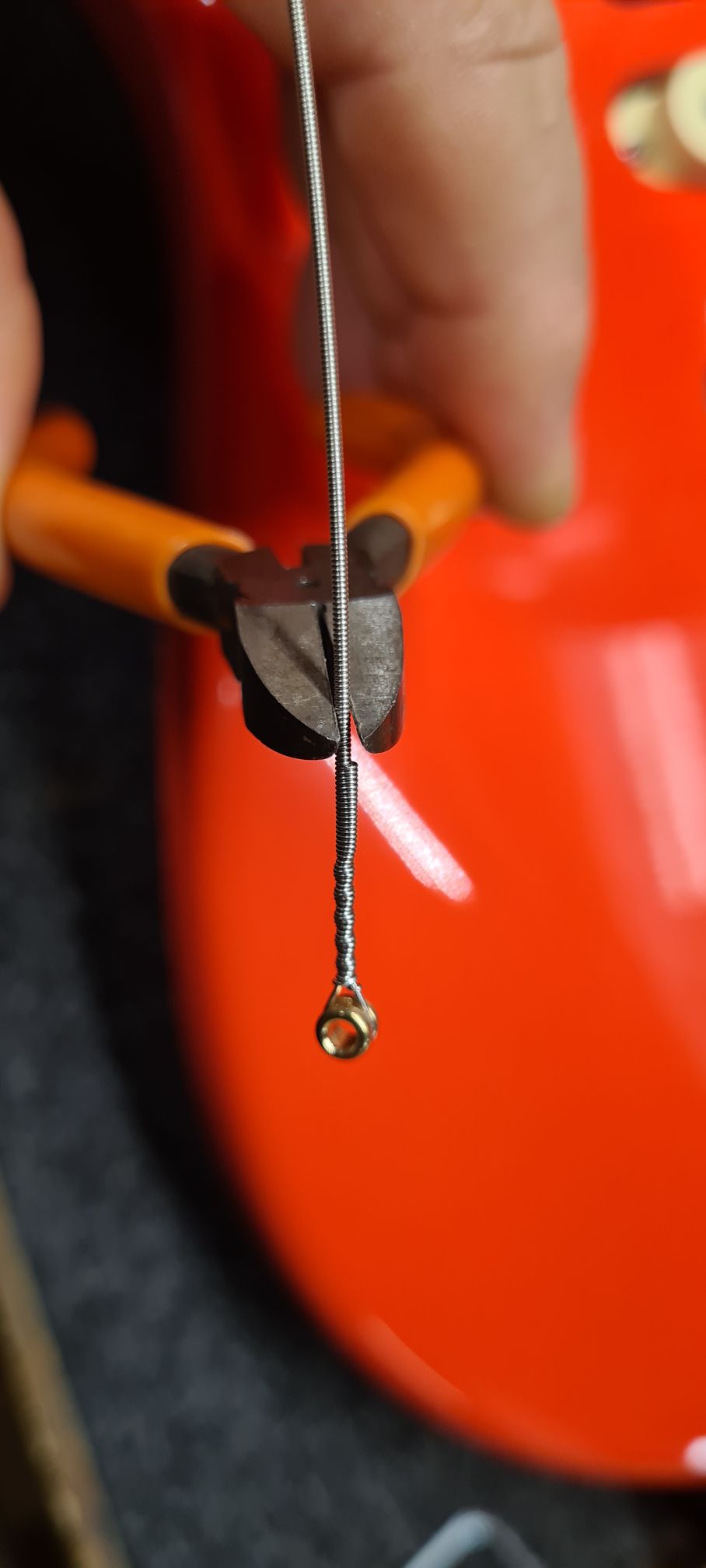 Restring Your Floyd Rose - Cut Off The Ball End