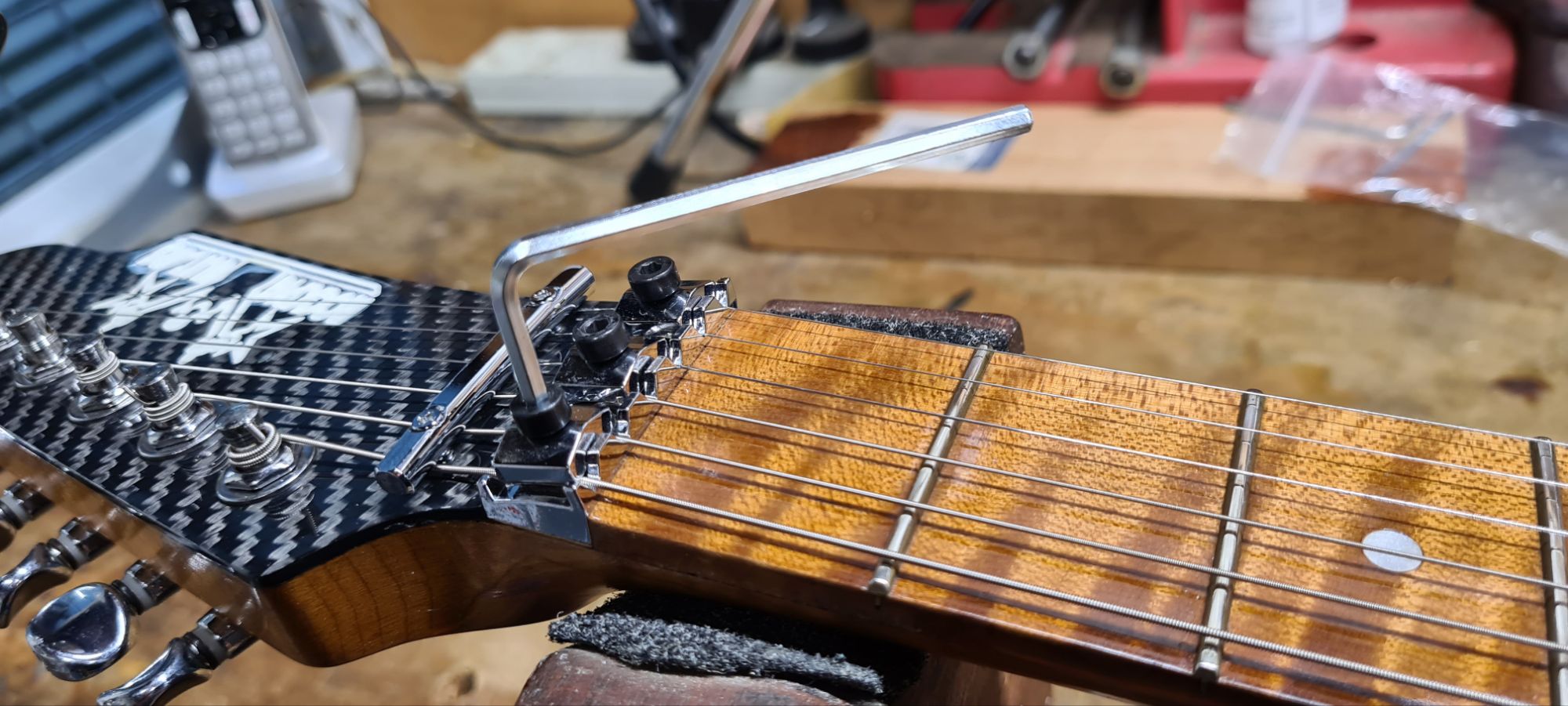 Restring Your Floyd Rose - Unlocking with an Allen Key Wrench