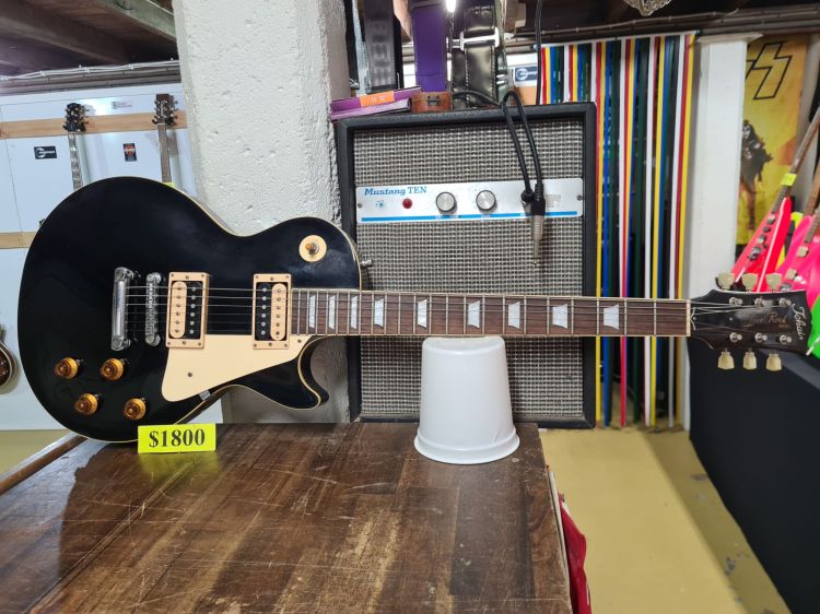 Early 1990's Tokia Japan Les Paul Standard w/ Gibson Gigbag