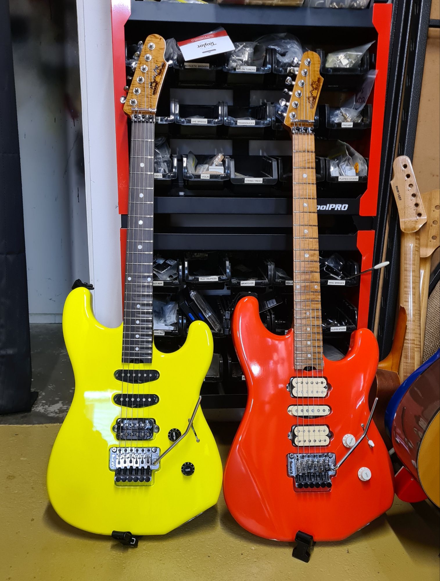 The Toxic Twins! Gig Machines!