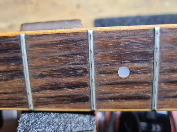 Worn Frets Pic # 1